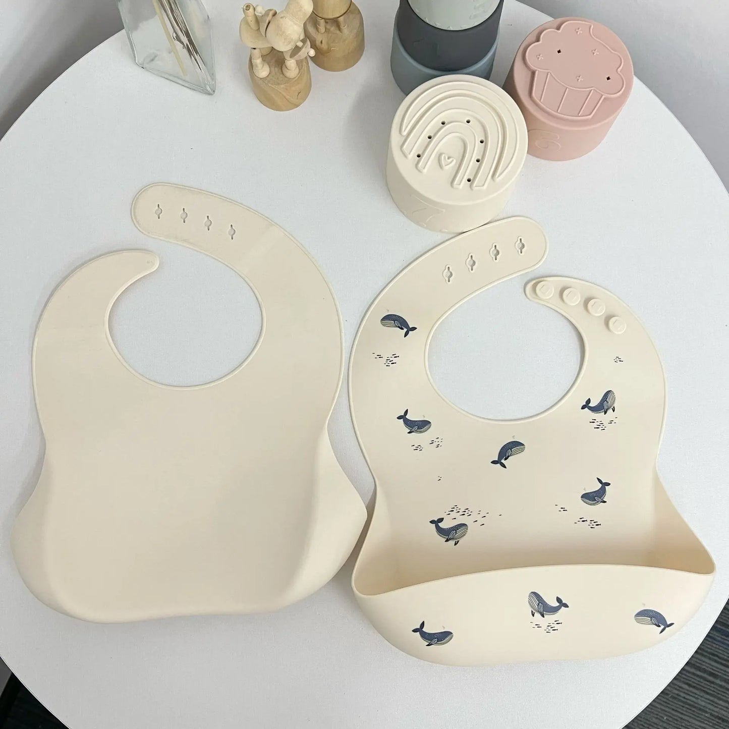 Adorable Whale Silicone Feeding Bib – Oil & Stain Resistant